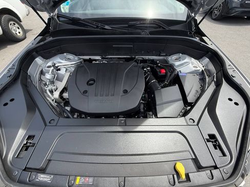 Used 2025 Volvo XC90 B5 Core AWD/4WD image 25