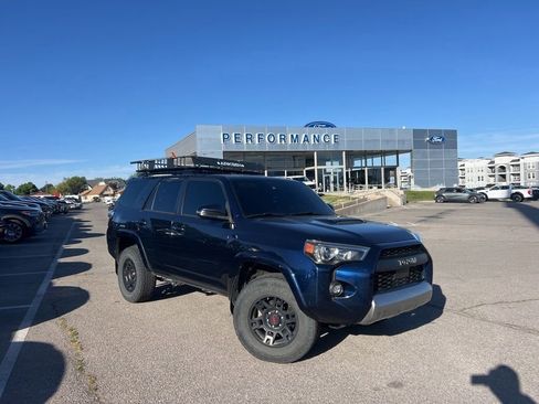 Used 2022 Toyota 4Runner TRD Off-Road Premium w/ Moonroof Package AWD/4WD image 2