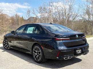 Used 2025 BMW 760i xDrive video 4