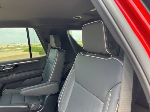 Used 2025 Chevrolet Tahoe Premier RWD image 9
