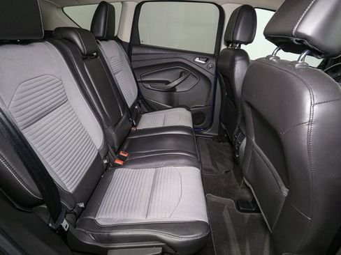 Used 2017 Ford Escape SE w/ Equipment Group 201A image 19