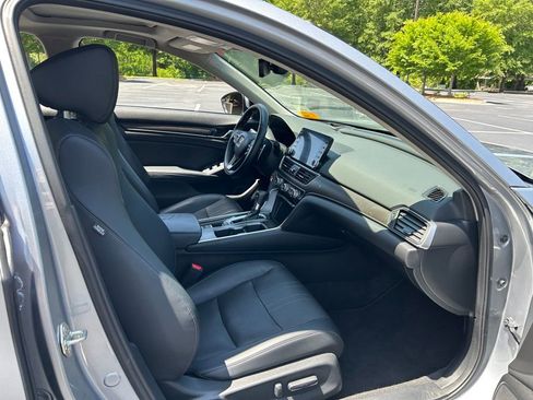 Used 2018 Honda Accord Touring image 36