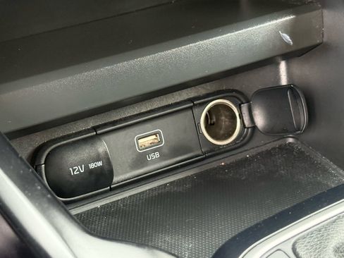 Used 2025 Kia Soul LX w/ LX Technology Package FWD image 24