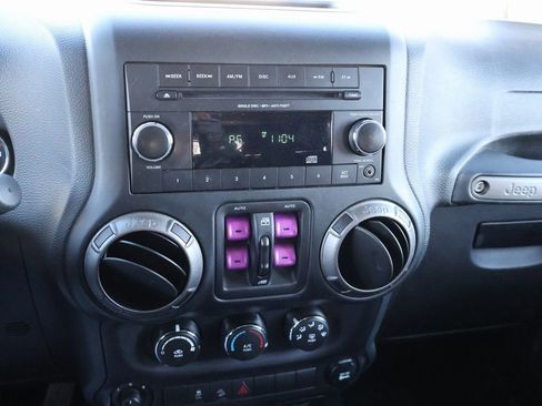 Used 2018 Jeep Wrangler Unlimited Sport S image 20