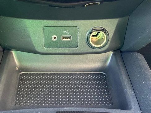 Used 2019 Nissan Rogue SV image 27