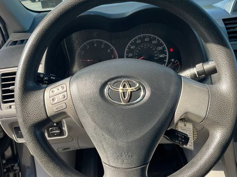 Used 2013 Toyota Corolla LE FWD image 34