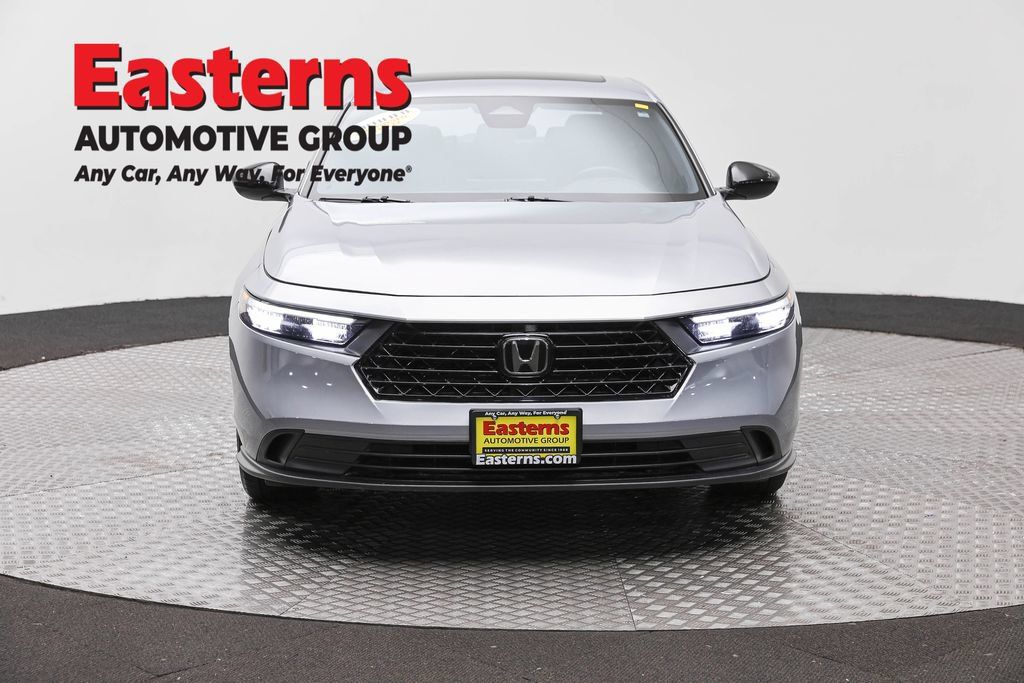 Used 2023 Honda Accord Sport image 2