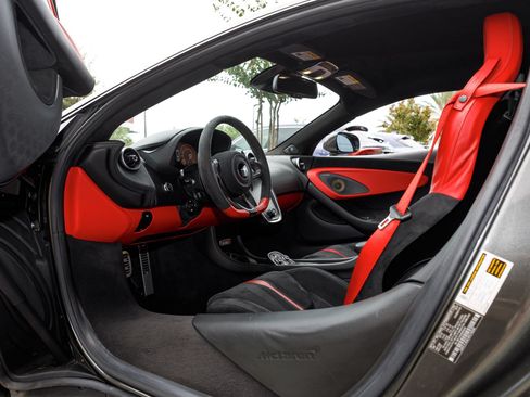 Used 2019 McLaren 570S Coupe RWD image 27