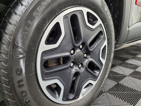 Used 2017 Jeep Renegade Trailhawk image 31