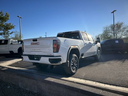 Used 2024 GMC Sierra 2500 AT4 w/ Technology Package image 3