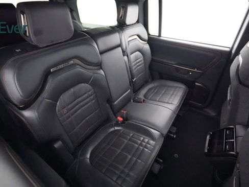 Used 2025 Rivian R1S Premium AWD/4WD image 5