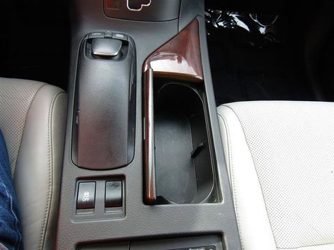 Used 2012 Lexus RX 450h AWD image 25