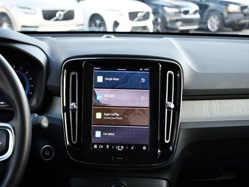 Certified 2025 Volvo XC40 B5 Core image 22