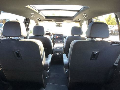 New 2025 GMC Acadia Elevation w/ Elevation Premium Package image 31