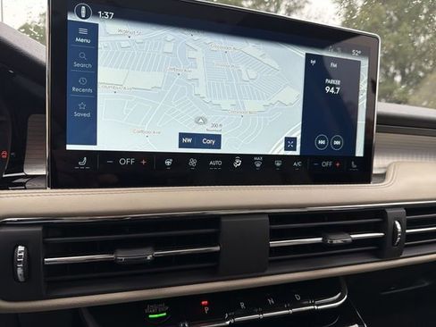 Used 2026 Lincoln Corsair Premiere image 19