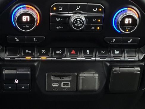 Used 2020 Chevrolet Silverado 1500 LT w/ Texas Edition image 22