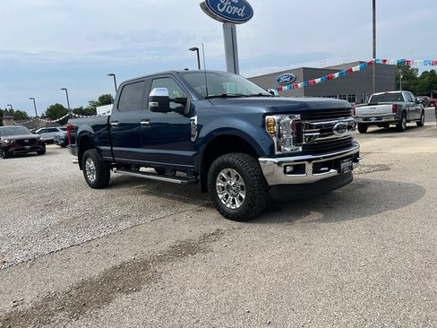 Used 2019 Ford F250 XLT w/ XLT Premium Package AWD/4WD image 1