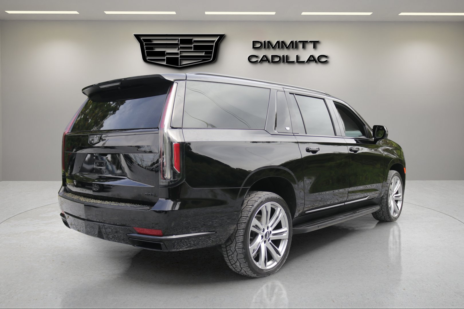 Used 2023 Cadillac Escalade ESV Premium Luxury AWD/4WD image 5