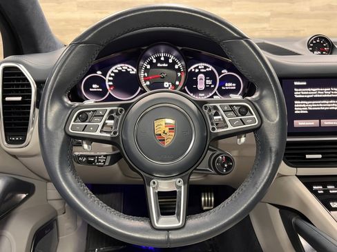 Used 2022 Porsche Cayenne Turbo image 29
