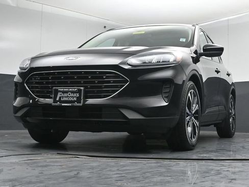 Used 2021 Ford Escape SE w/ SE Sport Appearance Package image 39