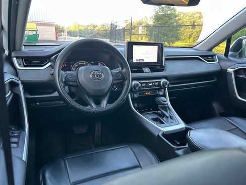 Used 2025 Toyota RAV4 XLE w/ Convenience Package FWD image 13