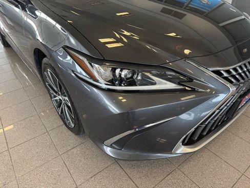 Used 2023 Lexus ES 350 w/ Premium Package image 9