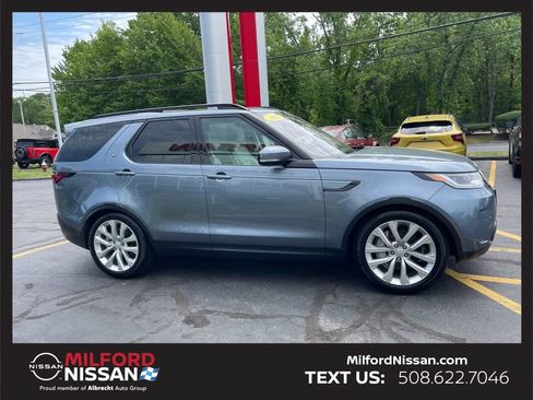 Used 2023 Land Rover Discovery S AWD/4WD image 6