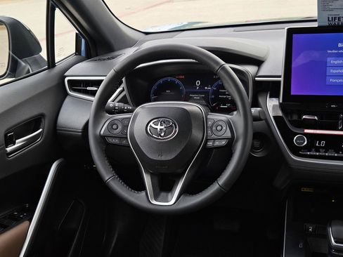 Used 2026 Toyota Corolla Cross XLE w/ Convenience Package FWD image 15