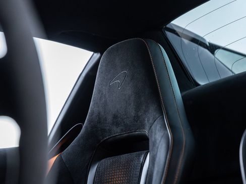 Used 2024 McLaren 750S Spider RWD image 27