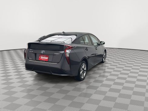 Used 2018 Toyota Prius Two image 31
