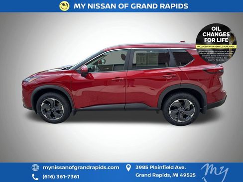 Used 2024 Nissan Rogue SV w/ SV Premium Package AWD/4WD image 5