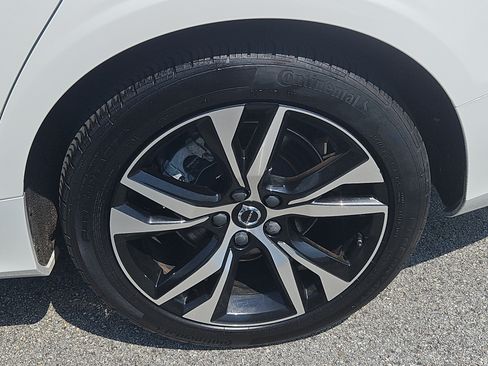 Used 2024 Volvo S60 B5 Plus AWD/4WD image 26