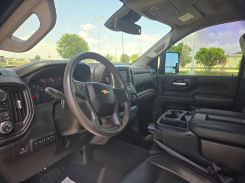Used 2025 Chevrolet Silverado 2500 Custom w/ Custom Value Package AWD/4WD image 10
