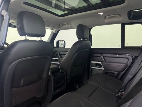 New 2024 Land Rover Defender 110 S image 26