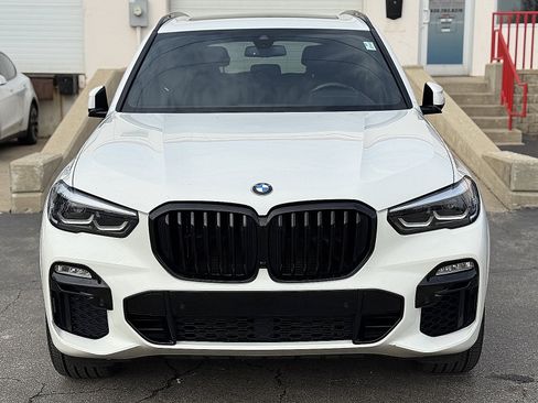 Used 2021 BMW X5 M50i image 2