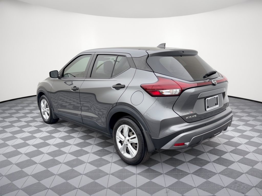 Used 2023 Nissan Kicks S FWD image 3