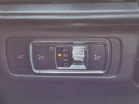 Used 2021 Lincoln Corsair AWD w/ Sport Package image 14