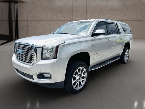 Used 2015 GMC Yukon XL Denali RWD image 7