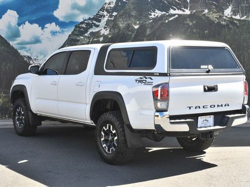 Used 2022 Toyota Tacoma TRD Off-Road image 9