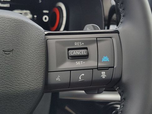 New 2026 Nissan Pathfinder Platinum FWD image 25