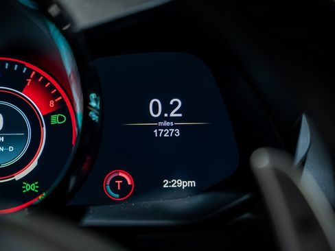 Used 2020 Aston Martin V8 Vantage Coupe image 41