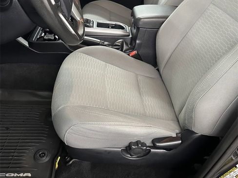Used 2019 Toyota Tacoma SR5 image 15