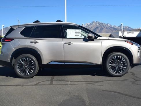 New 2026 Nissan Rogue Platinum w/ Platinum Premium Package image 9