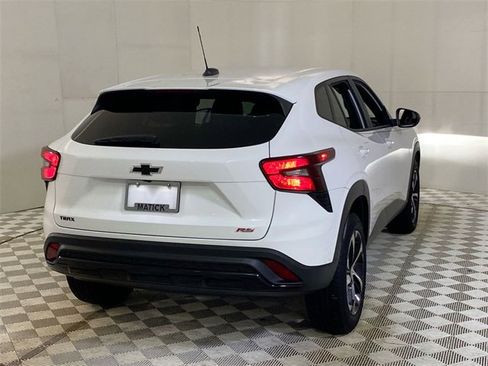 Used 2024 Chevrolet Trax RS image 17