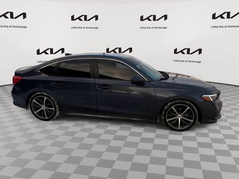 Used 2023 Honda Civic Touring image 2