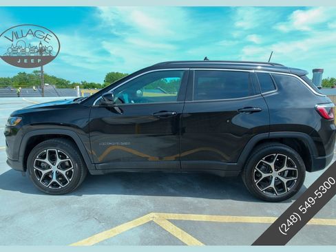 Used 2024 Jeep Compass Limited AWD/4WD image 1
