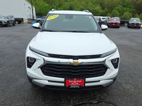 New 2026 Chevrolet TrailBlazer LT w/ Convenience Package FWD image 3
