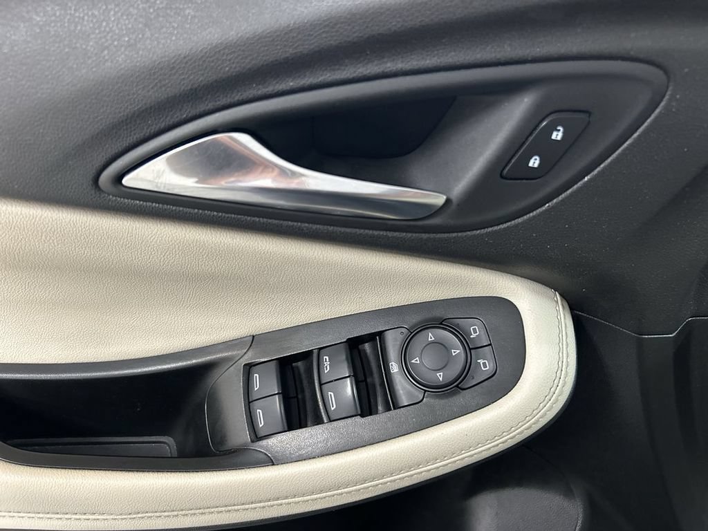 Certified 2024 Buick Encore GX Sport Touring AWD/4WD image 11