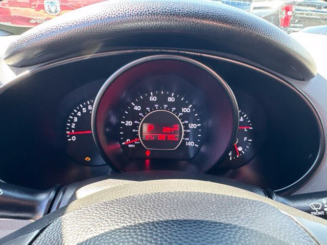 Used 2016 Kia Soul + FWD image 13