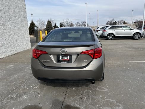 Used 2019 Toyota Corolla SE image 4
